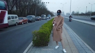 看一个性感的少女脱衣舞,高清挑逗你 - 呻吟和喷射包括在内