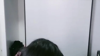 我们打电话给粉丝，观看业余色情片的录制！她受不了了，看着