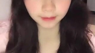 小胸部的少女拉丁美女给继父特别礼物