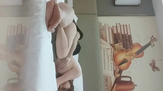 撸管推荐女神思瑞性感黑色蕾丝情趣大尺度与狼友互动对白清