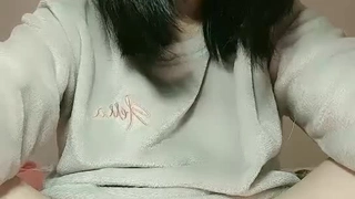 华裔女神抽筋妹第13部和眼镜哥男友推油打炮