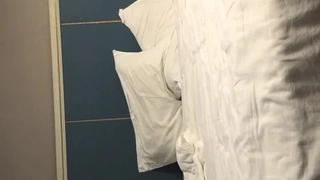 网爆门事件某平台流出长相甜美性感的知名网红美女和女闺蜜老公偷吃自拍外泄,结婚时她还是伴娘